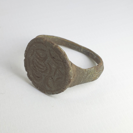 Старинное кольцо-печатка с узорами, диаметр 23мм